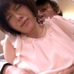 「何も見えない…こんな気持ちになるなんて信じられない…」視覚障害のある主婦が拘束されていると感じる