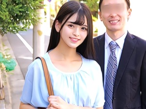 【素人ナンパ】「え…嘘だよ…」ツイスターゲームをした2人がセックス！スレンダー美少女が上司のチンポに中出しされる！