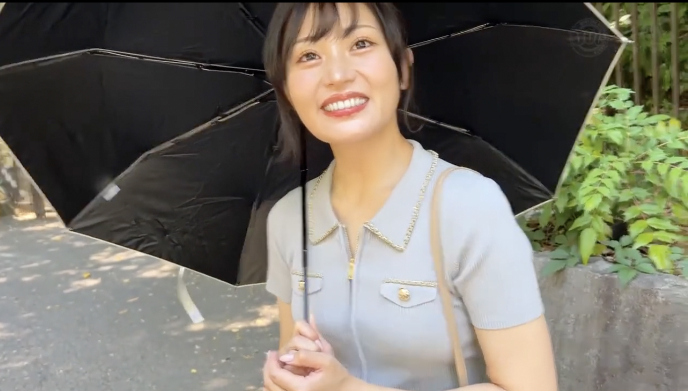 旦那じゃ絶対に満たされない…トイレ即フェラからホテル連戦!貪欲すぎる人妻の欲望爆発