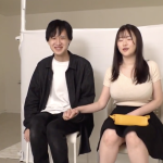 爆乳JDがシルエットクイズに挑戦！不正解なら即ハメゲームに『聞いてないって...』嫌がりつつもデカ乳パイズリでご奉仕⇒彼チン以外の他人棒に徐々によい痴れてしまい...【れんか】